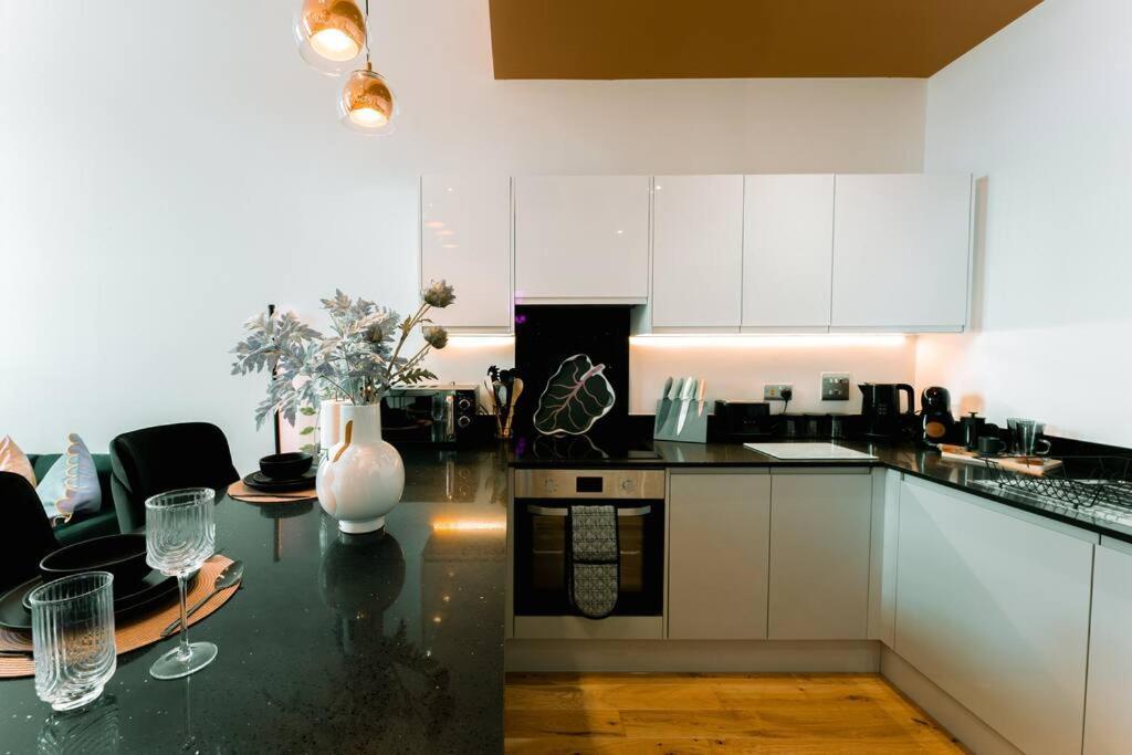 Dusk House - B'Ham Jq Townhouse Villa เบอร์มิงแฮม ภายนอก รูปภาพ