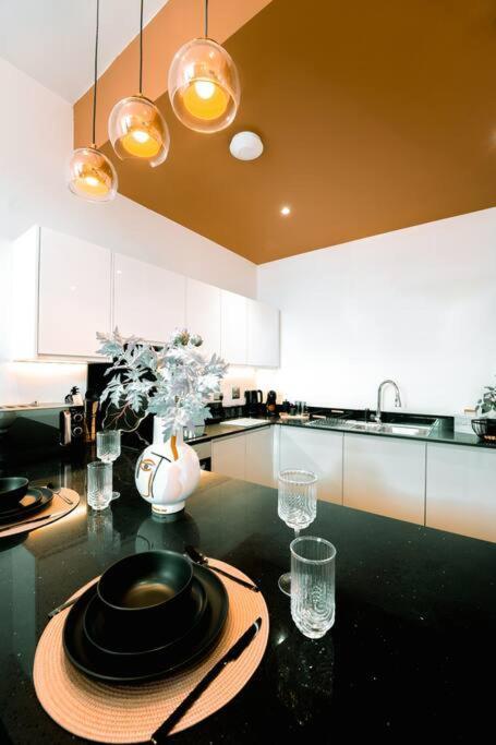 Dusk House - B'Ham Jq Townhouse Villa เบอร์มิงแฮม ภายนอก รูปภาพ